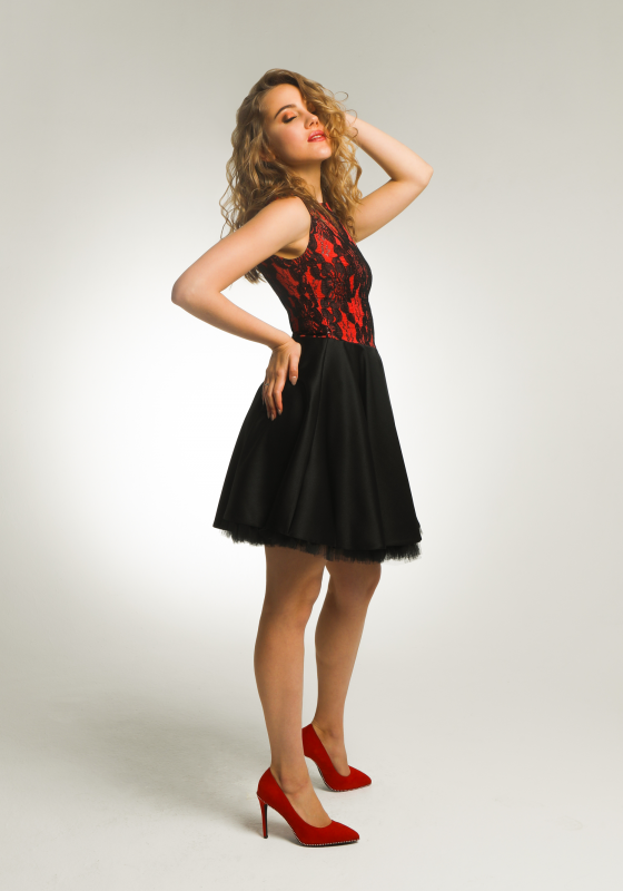 Платье-мини с пышной юбкой и кружевом, черный/красный - Платье-мини с пышной юбкой и кружевом, черный/красный