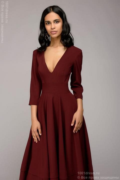 Бордовое платье с рукавами