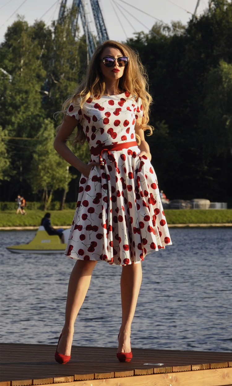 Платье П-1 Креп Midi с принтом "Вишенка"