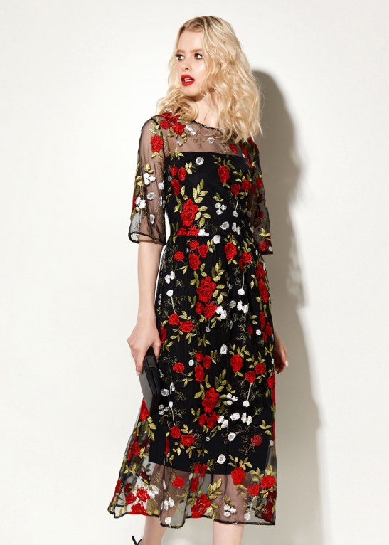 Стильное платье с цветочной вышивкой - Стильное платье с цветочной вышивкой