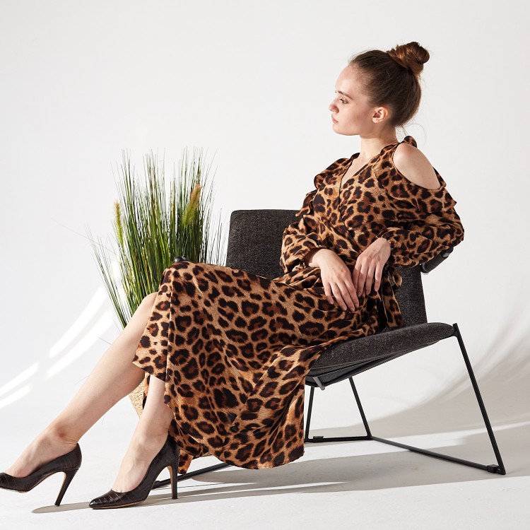 Повседневное платье миди с леопардовым принтом (коричневое)