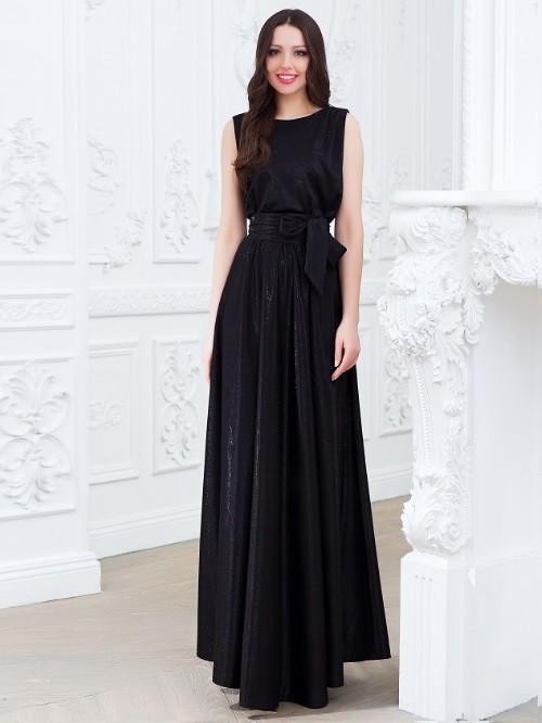 Длинное платье с поясом юбкой в складку  Eva 5214 чёрное