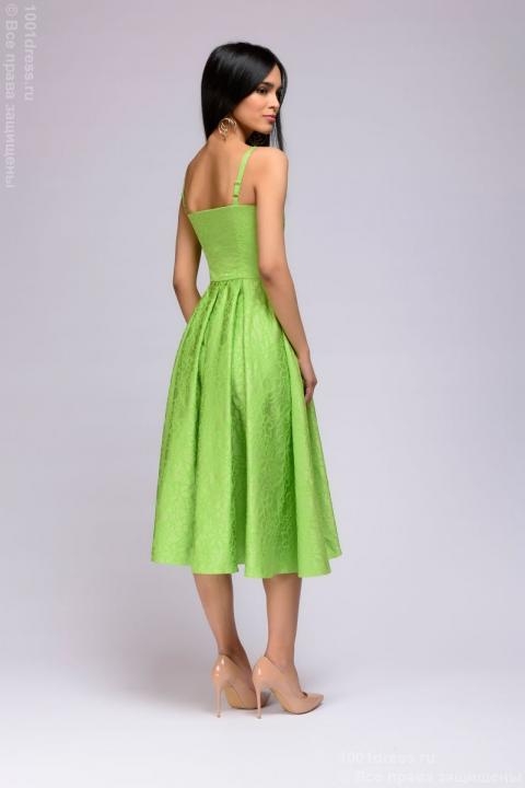 Зеленое платье длины миди с цветочным принтом и открытым верхом - Зеленое платье длины миди с цветочным принтом и открытым верхом