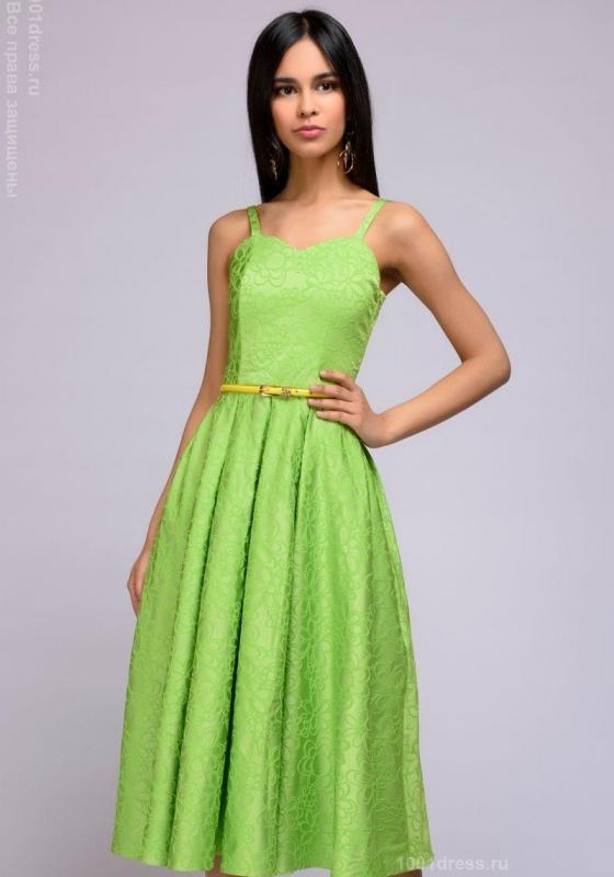Зеленое платье длины миди с цветочным принтом и открытым верхом - Зеленое платье длины миди с цветочным принтом и открытым верхом