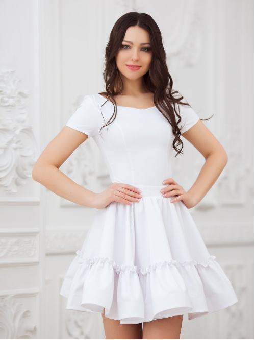 Платье короткое с юбкой в складку  Eva 5224 белое 