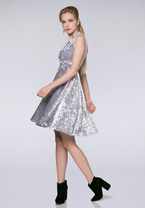 Бархатное платье с расклешенной юбкой SQ9 серое - Бархатное платье с расклешенной юбкой SQ9 серое