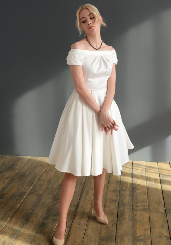 Коктейльное платье из атласа с карманами, молочный - Коктейльное платье из атласа с карманами, молочный